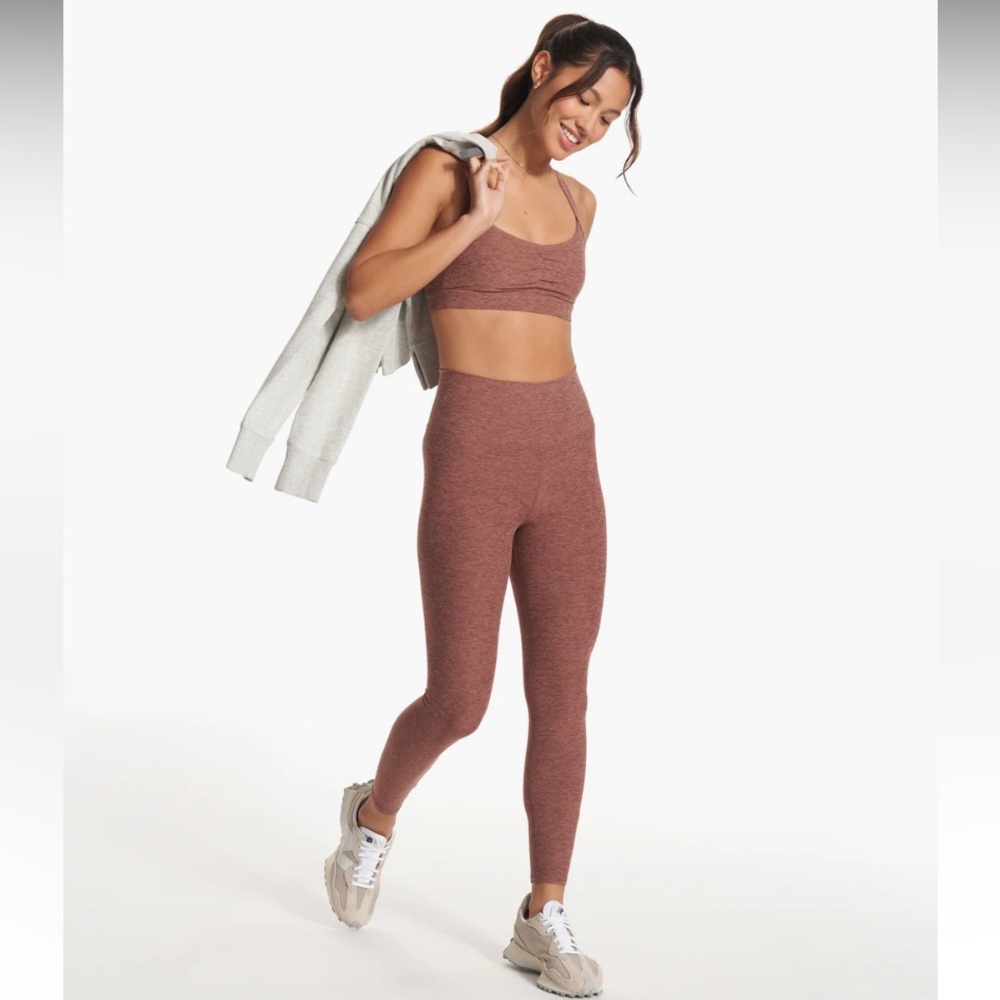 Vuori Clean Elevation Leggings, Medium, Short.